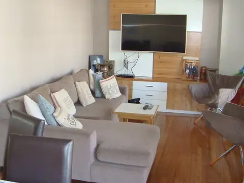 Departamento 5 ambientes con 2 baños