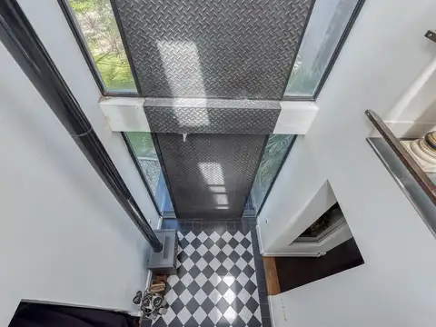 Casa 5 ambientes con 4 baños