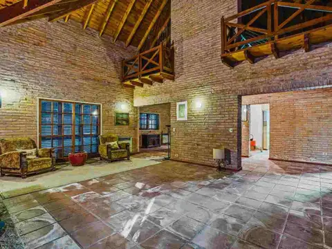 VENTA CASA 5 AMB ASTOLFI PILAR LOTE 2 Y MEDIA HC