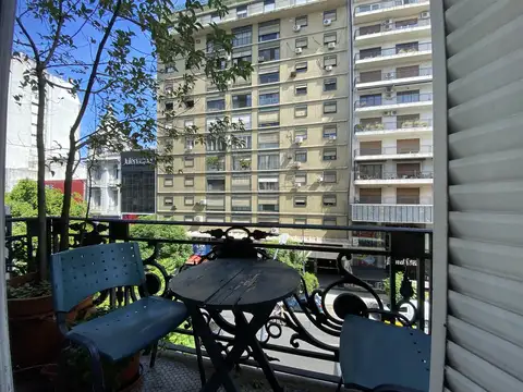 VENTA PISO DE 4 AMBIENTES CON PLAYROOM Y DEPENDENCIA EN RECOLETA