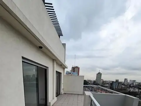 Dpto 3 amb a estrenar, 8° A, 88 m2 total, c/balcón al fte, L