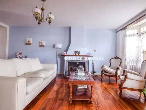 Casa 5 ambientes con 3 baños