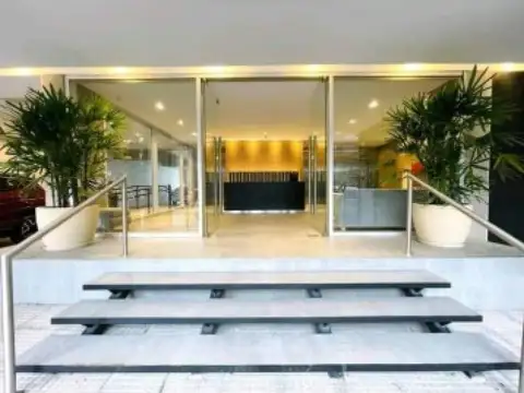 Guardia Vieja e/ Bulnes y Mario Bravo