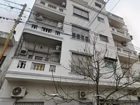 General  Cesar Diaz 3100 , Piso 1