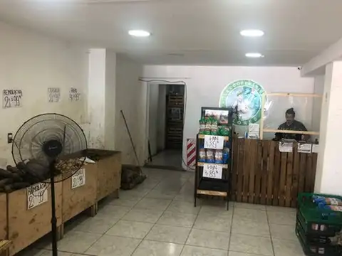 Local en Venta 83 años