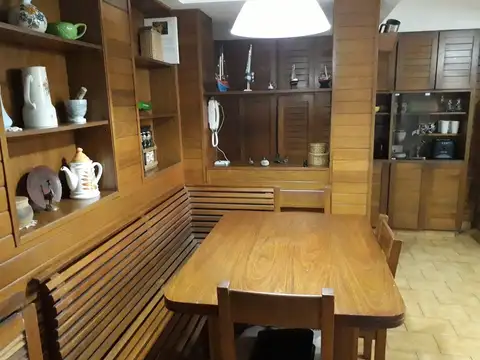 Casa 5 ambientes con 4 baños