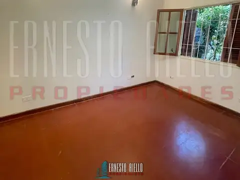 Casa en Alquiler con 1 cochera