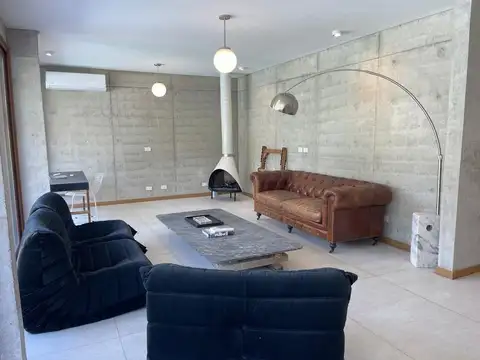 Casa 6 ambientes con 3 baños