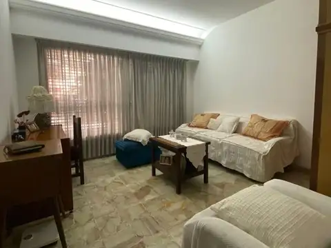 Casa 6 ambientes con 4 baños