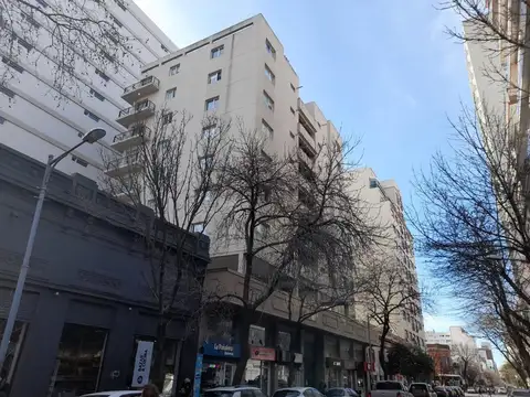 Departamento de 3 ambientes - a la calle - San Martín 3200