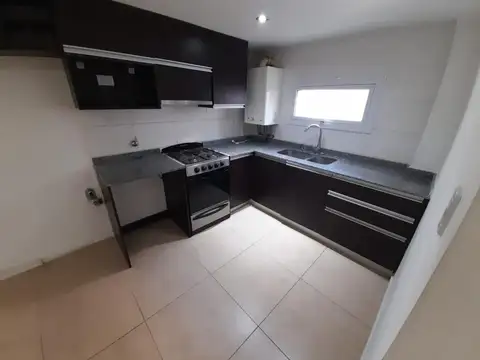 Departamento de 3 ambientes - a la calle - San Martín 3200