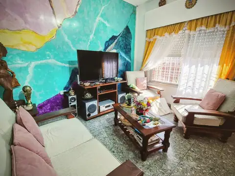 Casa 5 ambientes con 2 baños