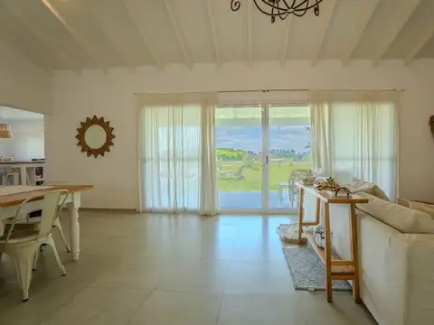 CASA EN VENTA AREA 60 AMENITIES PILETA