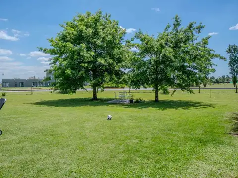 CASA EN VENTA AREA 60 AMENITIES PILETA