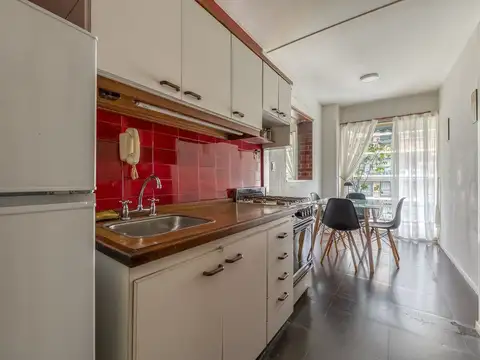 Venta depto. Piso de 2 Ambientes Balcón Luminoso.