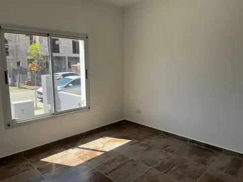 Depto Tipo Casa 3 ambientes con 2 baños