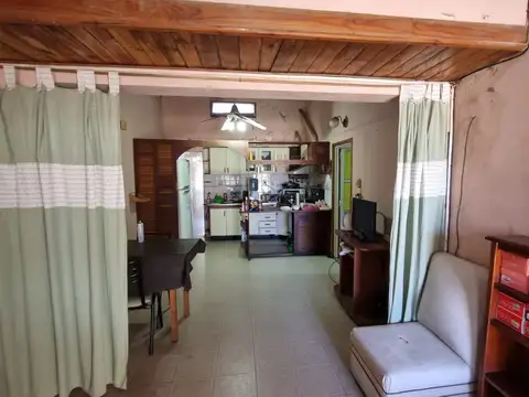 CASA 3 DORMITORIOS Sobre Av. Lauría