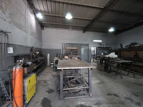 GALPON DEPOSITO LOTE PROPIO ESCUCHA OFERTA