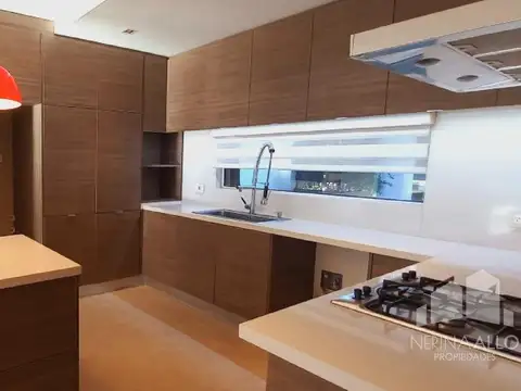 Casa en Venta en Barrio Parque Leloir, USD 650.000