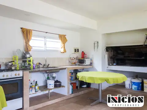 Casa 2 ambientes con 1 baño