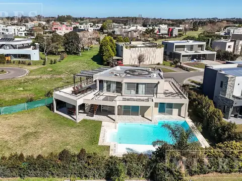 Casa en venta  sobre lote interno en Haras Santa Maria  Barrio El Atardecer