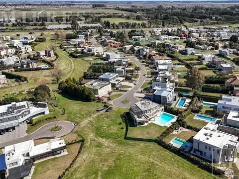 Casa en venta  sobre lote interno en Haras Santa Maria  Barrio El Atardecer
