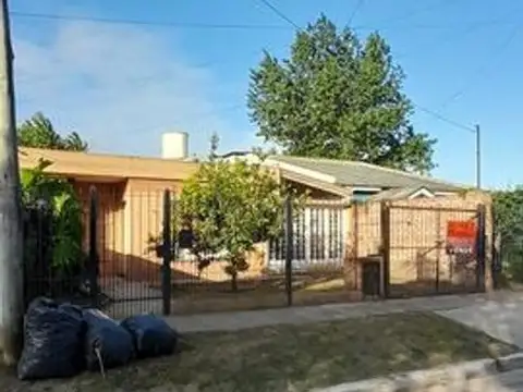 Casa en Venta en Mariano Acosta, USD 140.000
