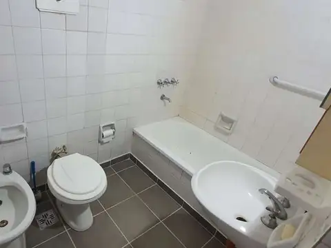 AMPLIO 3 AMB EN LINDA ZONA RESIDENCIAL