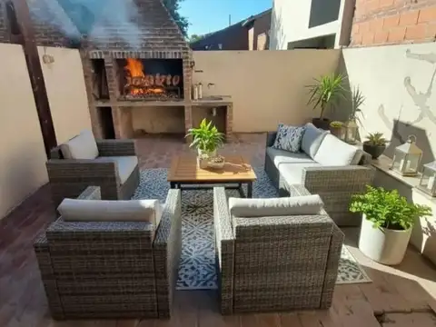 Depto Tipo Casa 3 ambientes con 2 baños