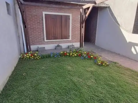 Depto Tipo Casa en Venta con 1 cocheras