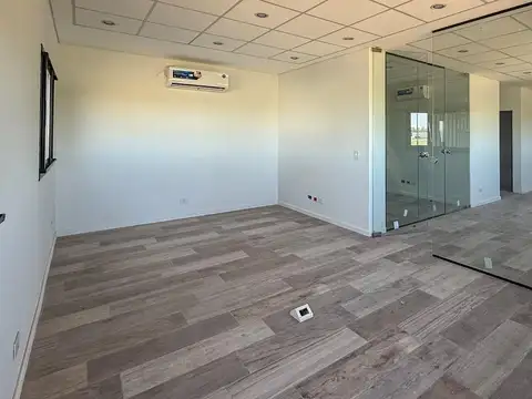 Alquiler de Nave Industrial de 3.650 m2 en predio cerrado.  A estrenar! Escobar.