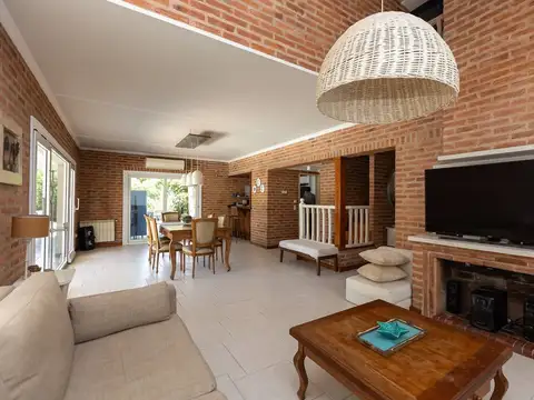 Calle Almafuerte 3900