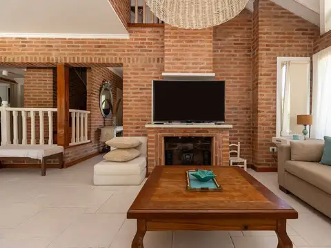 VENTA CASA 4 AMB EN BANCO PROVINCIA - PERMUTA