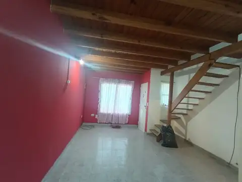 Depto Tipo Casa en Alquiler de 2 dormitorios