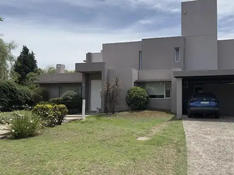 Av. República de China al 1900 - El Rocío