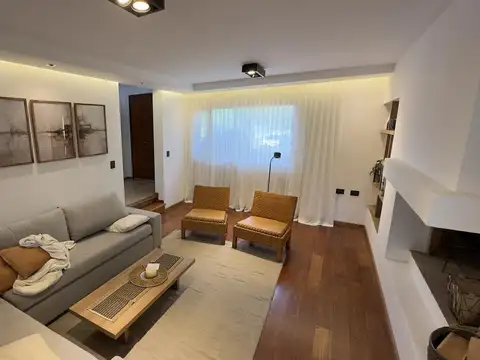 Casa 6 ambientes con 4 baños