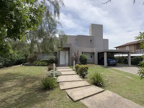 Casa de 4 dormitorios en venta en El Rocio - Valle Escondido