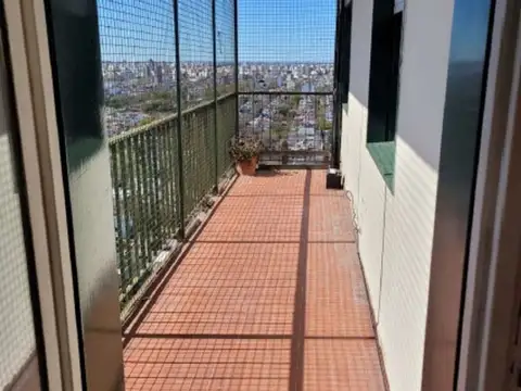 Vende 3 amb piso alto Montecastro APTO CREDITO 