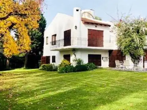 Casa en Alquiler de 4 dormitorios