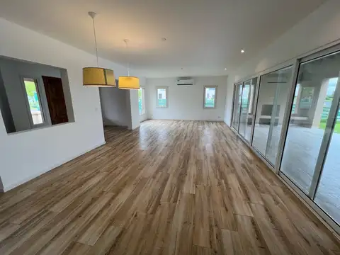 Casa en Alquiler en Puertos - Barrio Marinas, USD 3.000