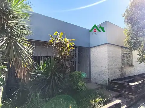 Casa en venta en Villa Cabrera – Planta baja, 3 dormitorios y cochera