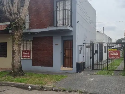 Excelente Casa P.H. interno cocina, living comedor, baño, dormitorio y terraza