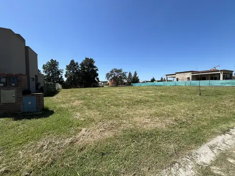 TERRENO EN VENTA EN BARRIO MONET CARDALES