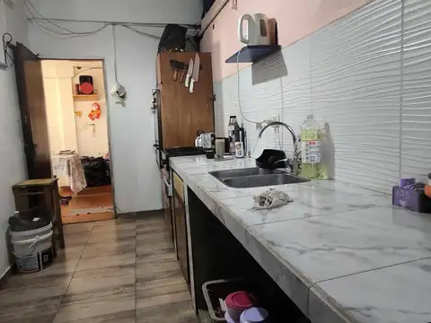 Casa con Local, 8 y 145, Berisso. 2 dormitorios, garaje, terraza.