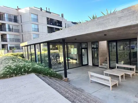 Ocho Sauces,  Funes , Almafuerte y Houssay. Cochera