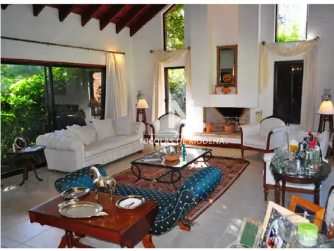 Casa 5 ambientes con 3 baños