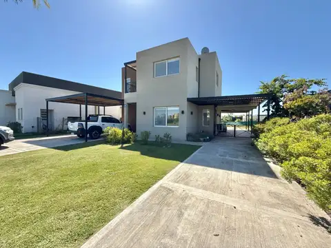 CASA 2 PLANTAS BARRIO SAN RAMON PILETA GALERIA