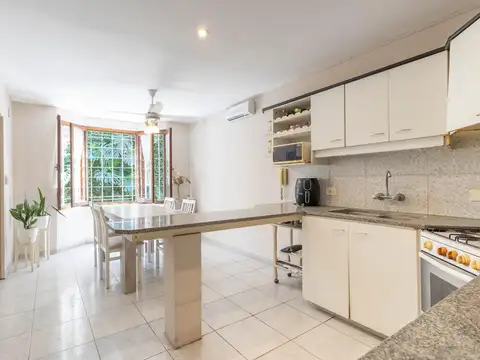 VENTA. - CASA 3 DORMITORIOS - GONNET