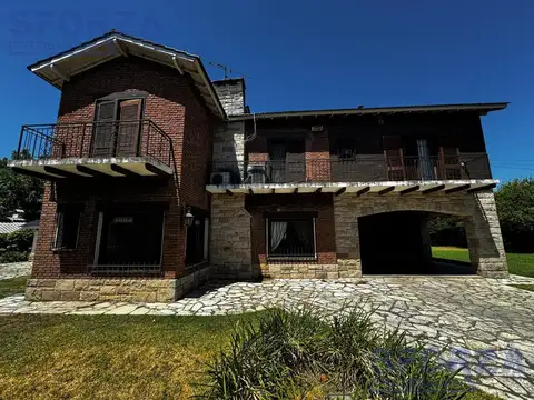 Casa en Venta con 6 cocheras