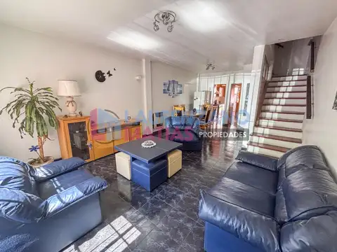 DUPLEX 4 AMBIENTES CON PATIO, COCHERA Y PLAYROOM - FLORES